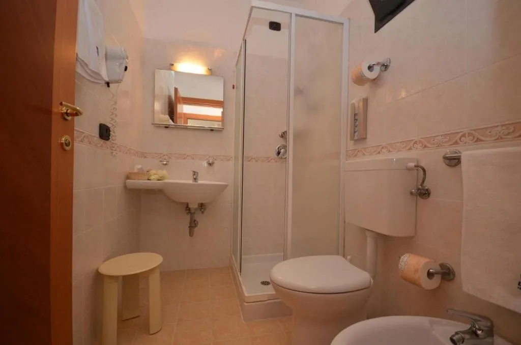 Room, Olimpia, Venice