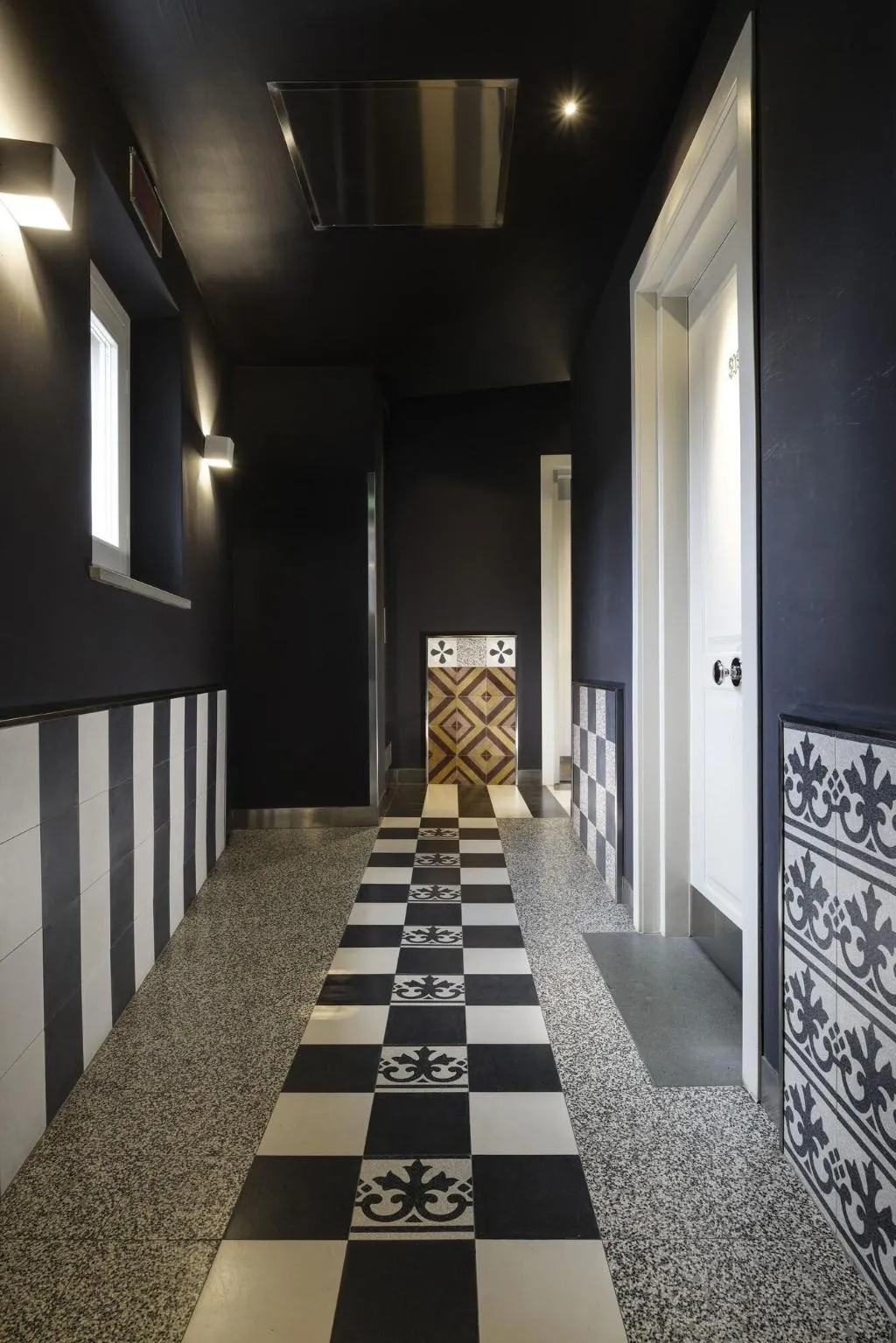 Lobby, Universo, Florence