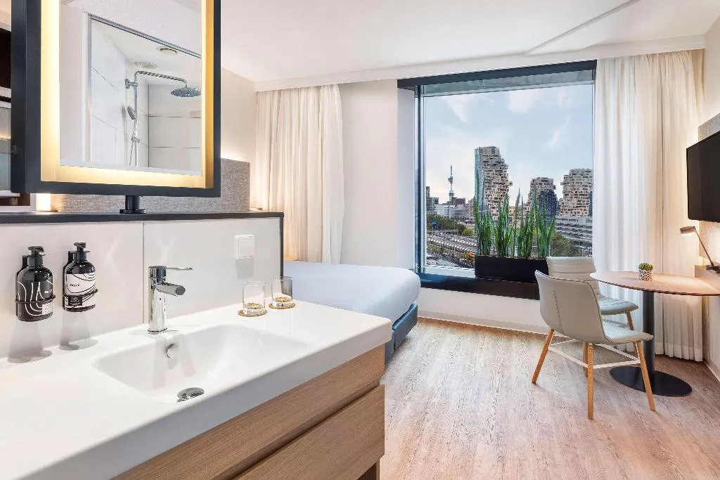 DOUBLE KING SIZE BED Room, Innside by Meliá Amsterdam, Amsterdam