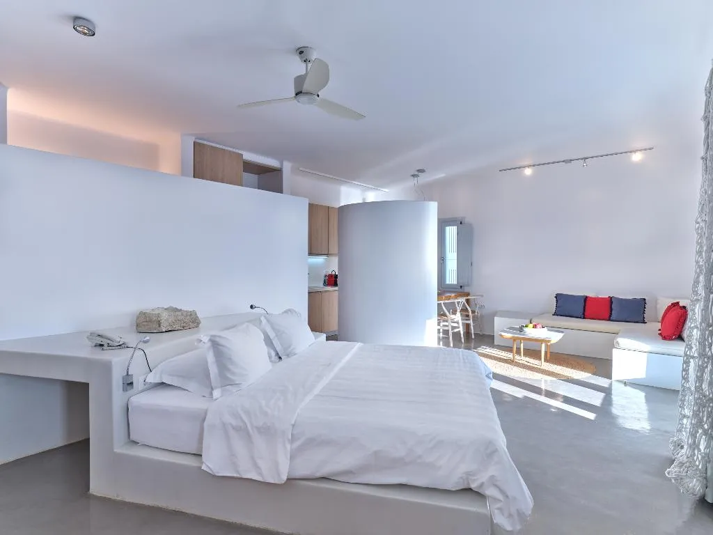 SUITE SEA VIEW WITH PRIVATE POOL Room, Santorini Heights, Santorini