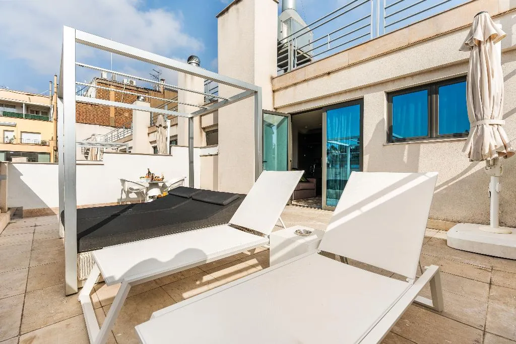 SUITE POOL VIEW Room, Hotel Indigo Barcelona Plaza Catalunya, Barcelona