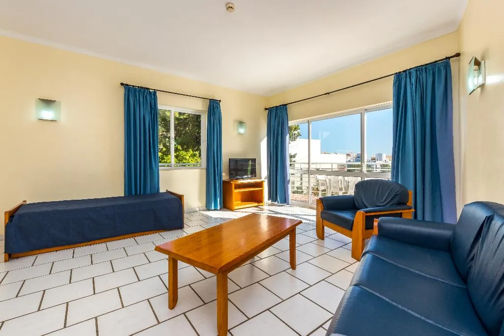 APARTMENT TWO BEDROOMS Room, Ouratlantico, Algarve