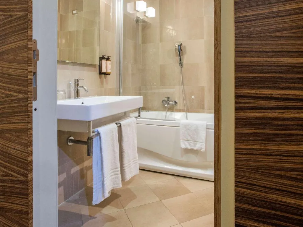 Room, Mercure Roma Centro St. John, Naples