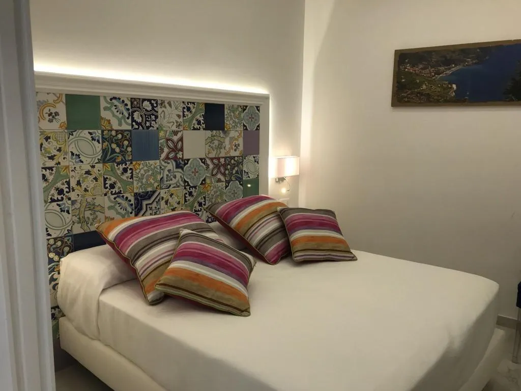 DOUBLE SUPERIOR CITY VIEW Room, Amalfi, Naples