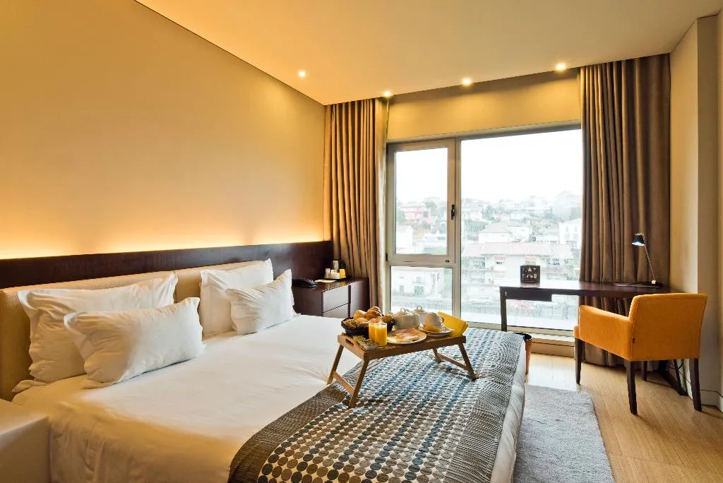 DOUBLE SUPERIOR Room, Golden Tulip São João da Madeira, Porto