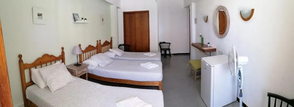 Room, Hostal Saturno, Majorca