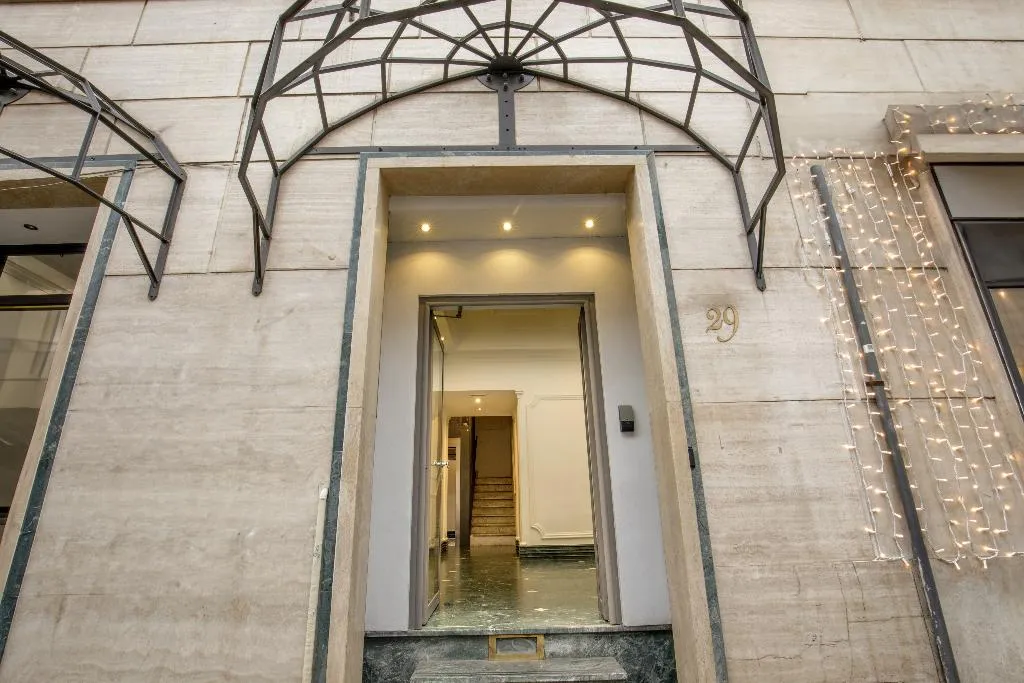 General view, Royal Court, Rome