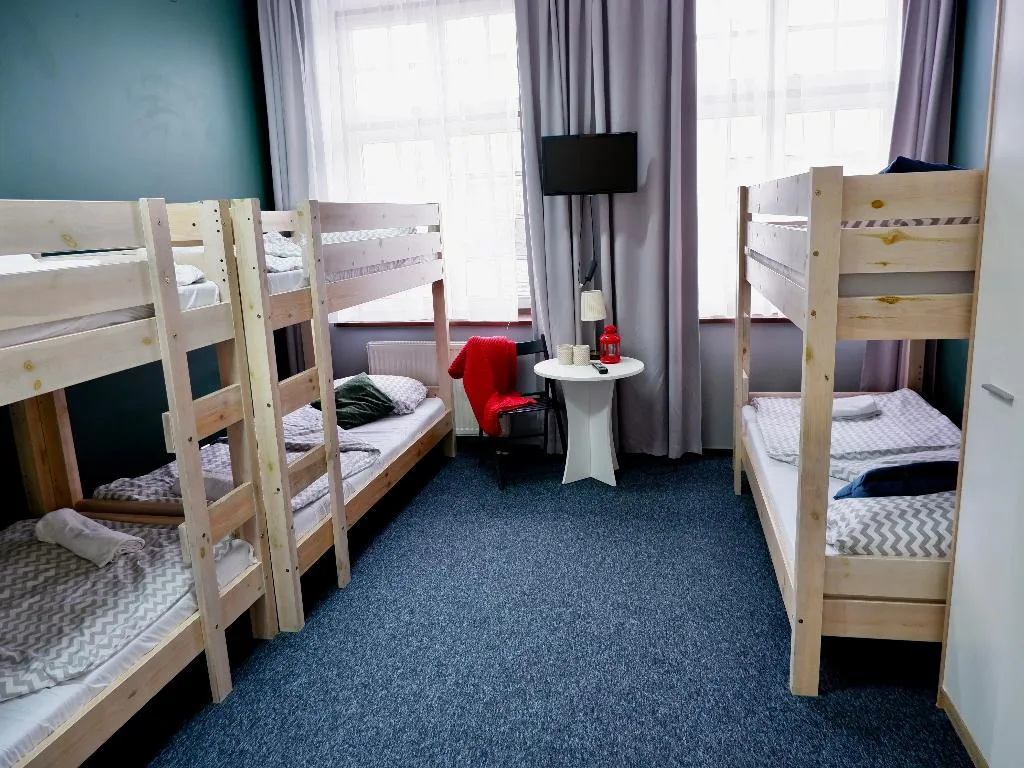 FAMILY ROOM CAPACITY 6 WITH SHARED BATHROOM Room, Moon Hostel Gdansk, Gdansk