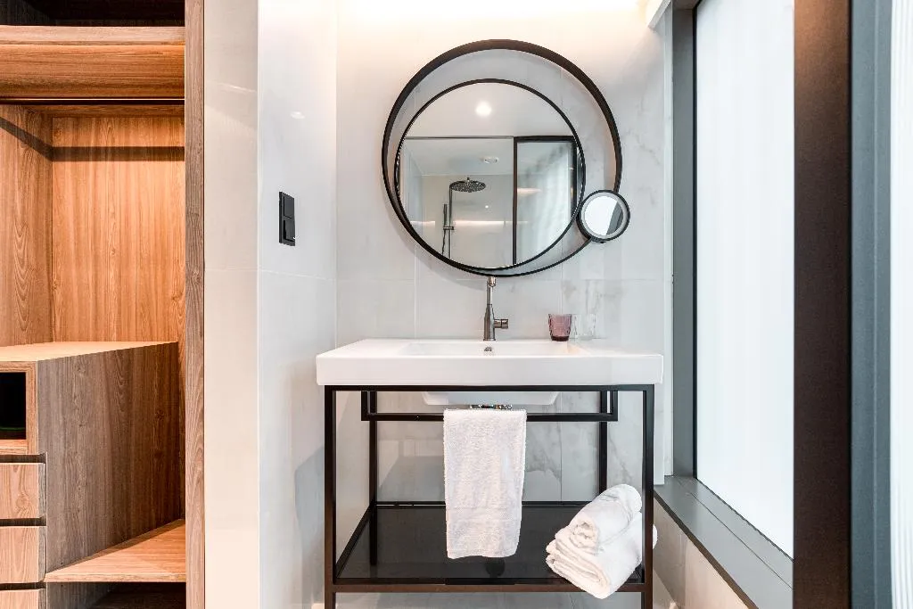 DOUBLE POOL VIEW Room, Luster Hotel, Lisbon