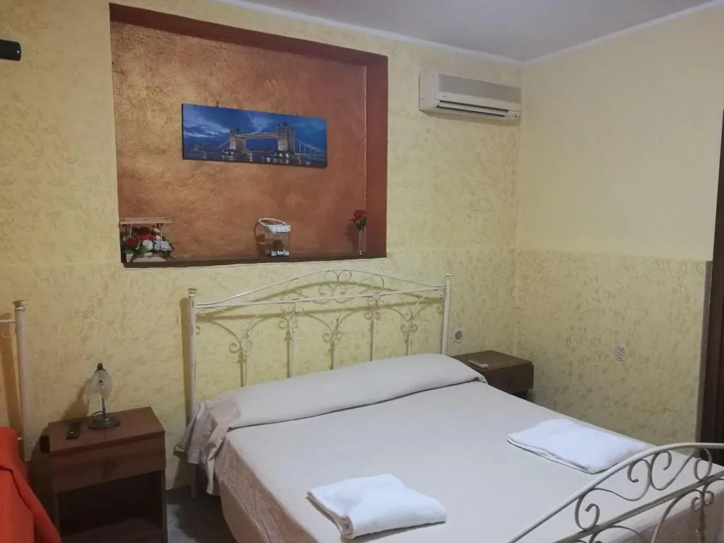 Room, Garden inn, Naples