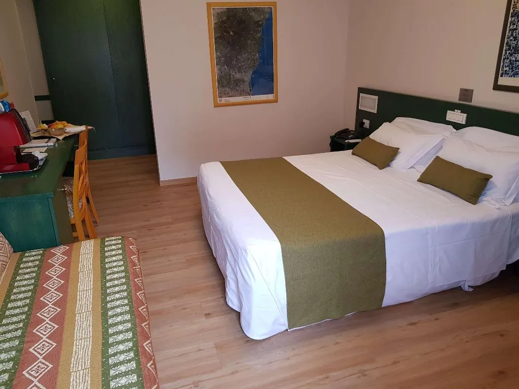 DOUBLE QUEEN SIZE BED Room, Best Western Hotel Mediterraneo, Catania