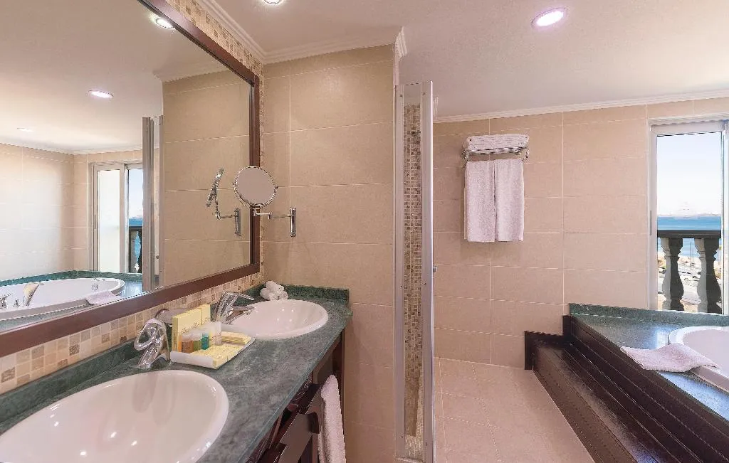 SUITE SEA FRONT Room, Crowne Plaza Antalya, Antalya