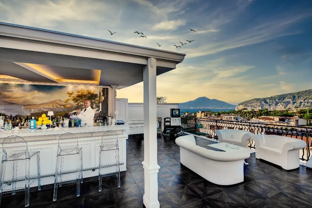 Bar, Majestic Palace, Naples