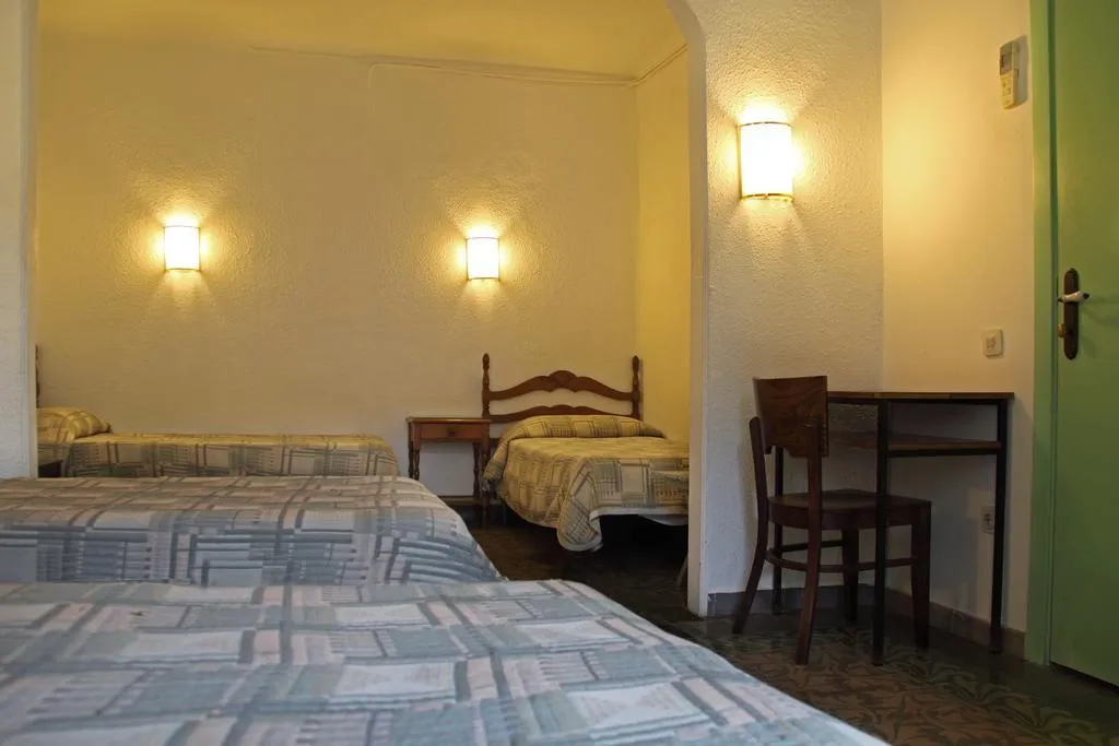 QUADRUPLE STANDARD Room, Peninsular, Barcelona