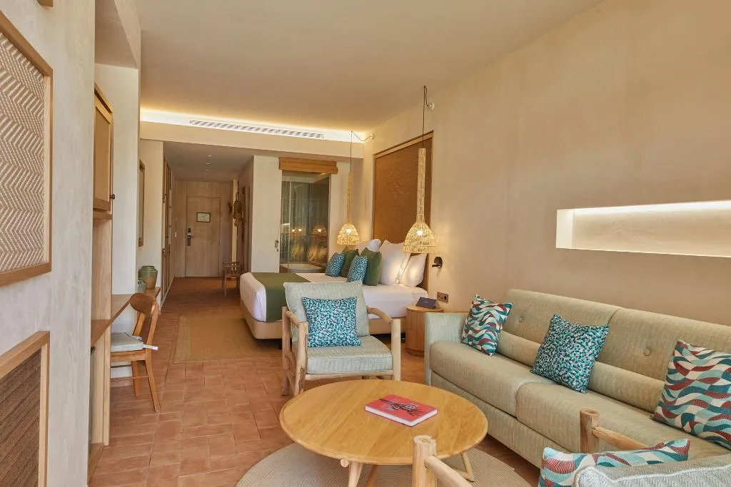 Room, Cala San Miguel Ibiza Res, Curio Colllec by Hilton, Ibiza