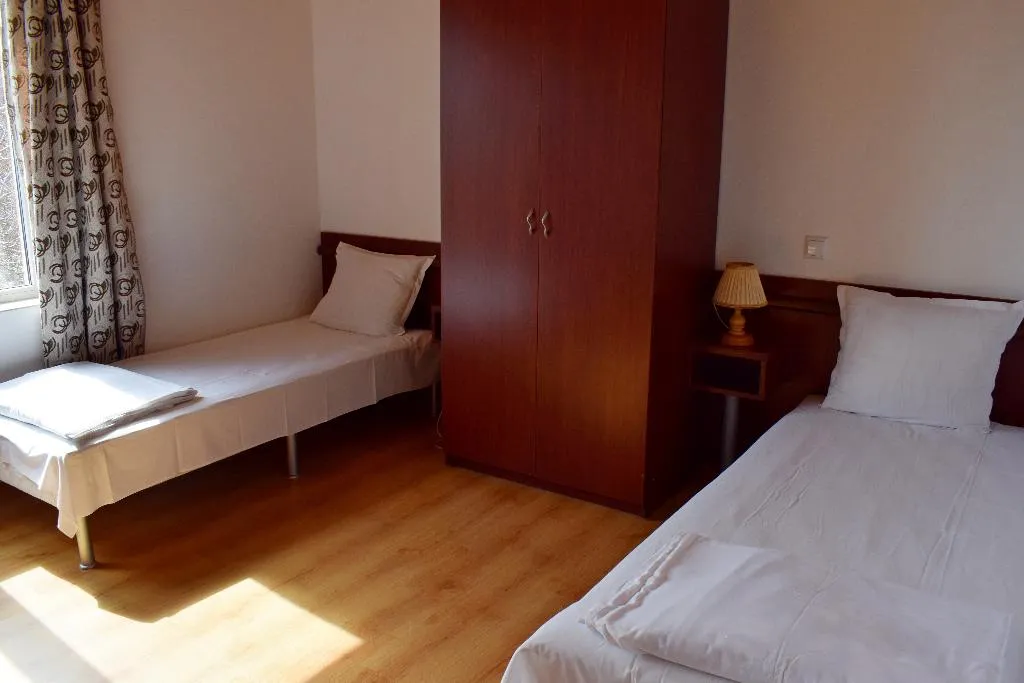 TWIN WITH SHARED BATHROOM Room, Royal Hostel, Varna
