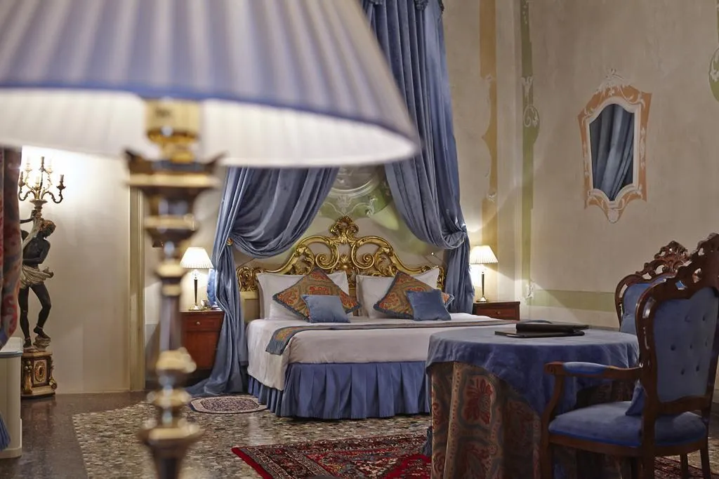 JUNIOR SUITE STANDARD Room, Palazzo Paruta, Venice