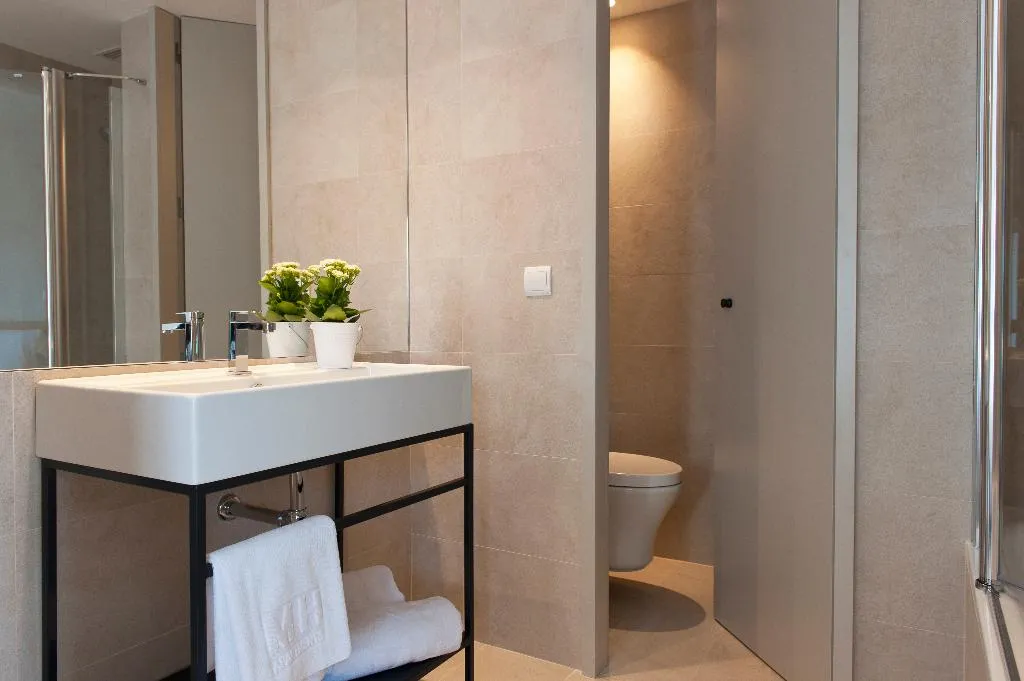 APARTMENT CAPACITY 6 TWO BEDROOMS Room, MH Apartments Central Madrid, Madrid