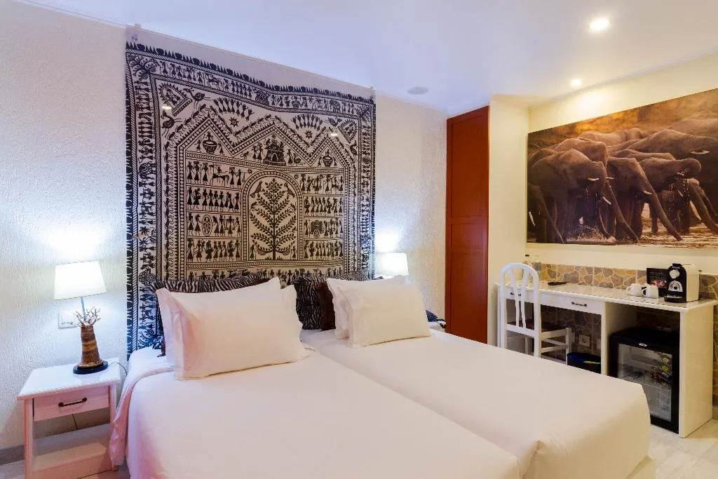 TWIN BASIC Room, A.S. Lisboa, Lisbon