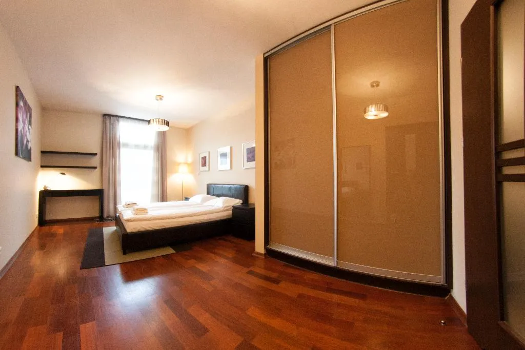 APARTMENT DELUXE TWO BEDROOM Room, Yourplace Biskupia Apartments, Krakow