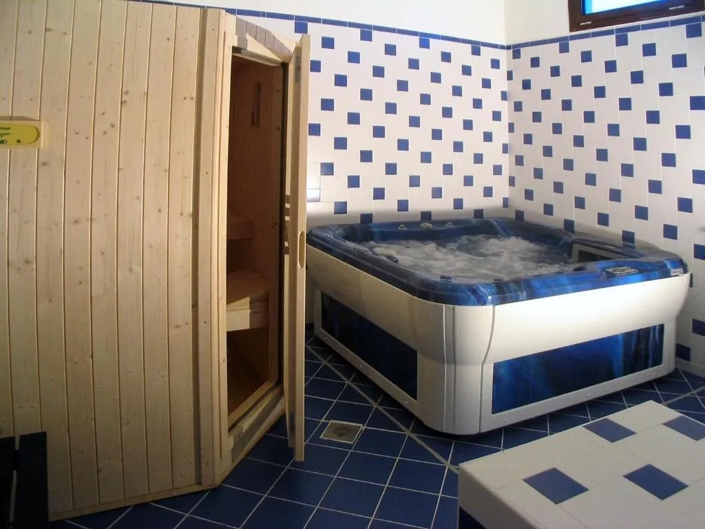 Sports and Entertainment, Hotel Piccadilly, Venice
