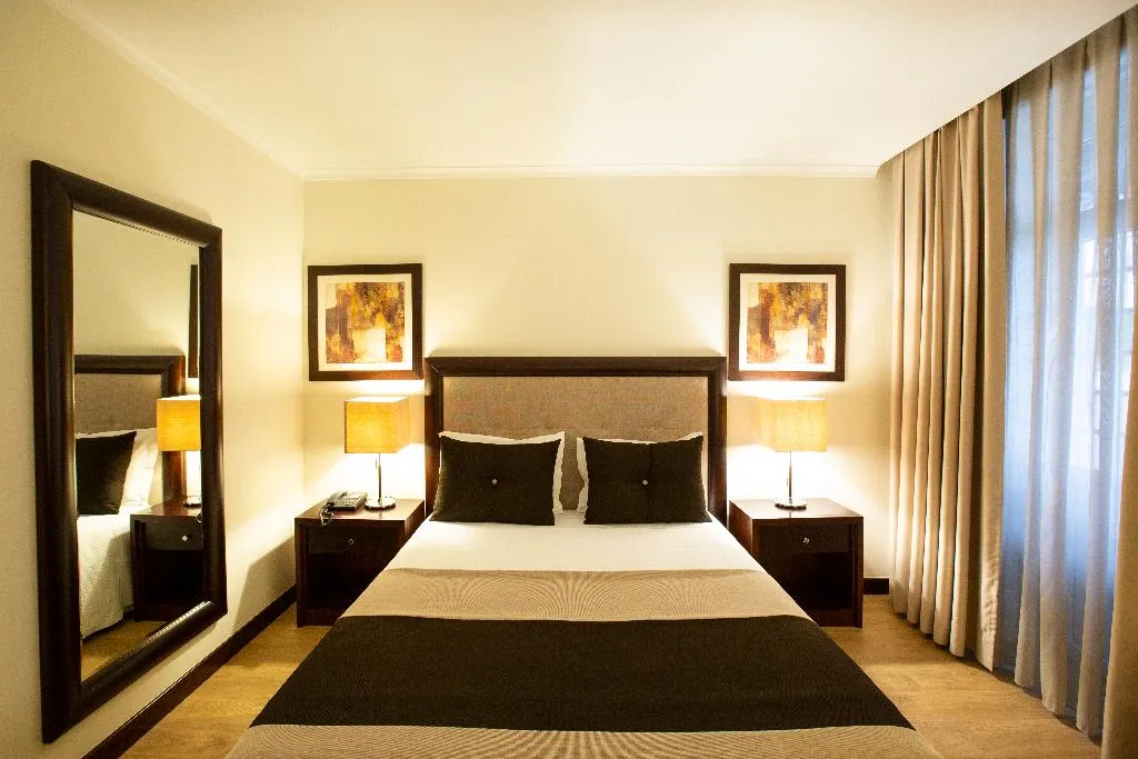 Double or Twin STANDARD Room, Veneza Hotel, Porto