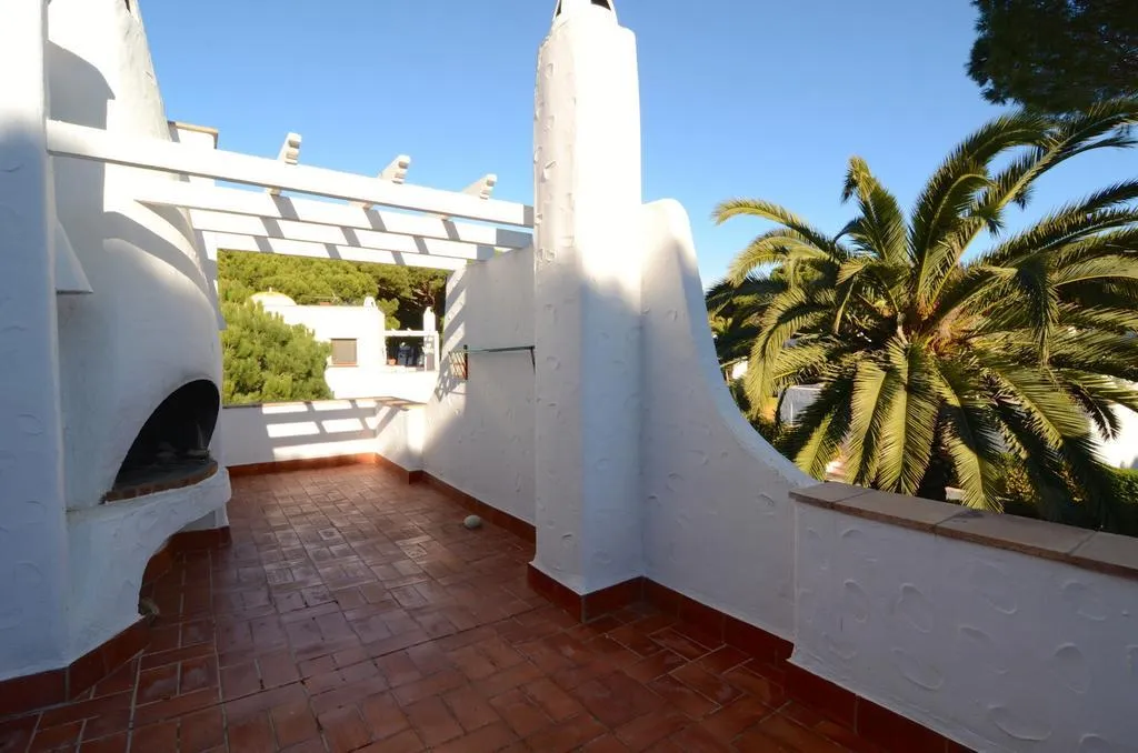 APARTMENT CAPACITY 7 THREE BEDROOMS Room, Piverd Golf, Costa Brava