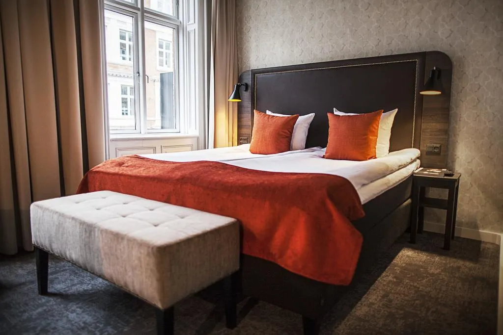 Double or Twin STANDARD Room, Hotel Mayfair, Copenhagen