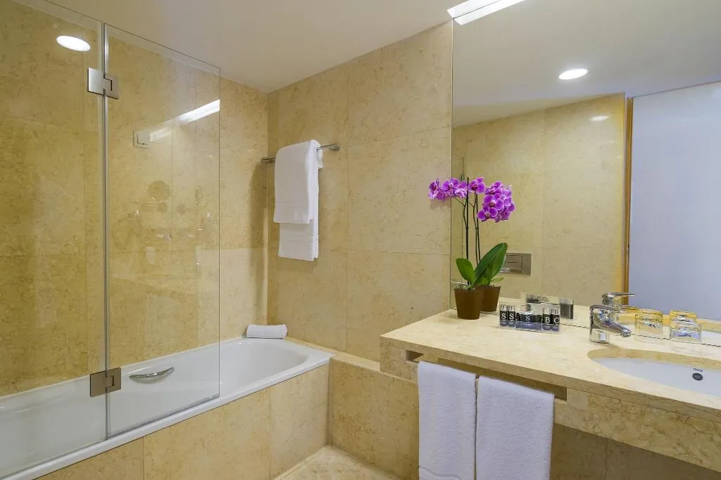 QUADRUPLE COMFORT Room, HF Fenix Urban, Lisbon
