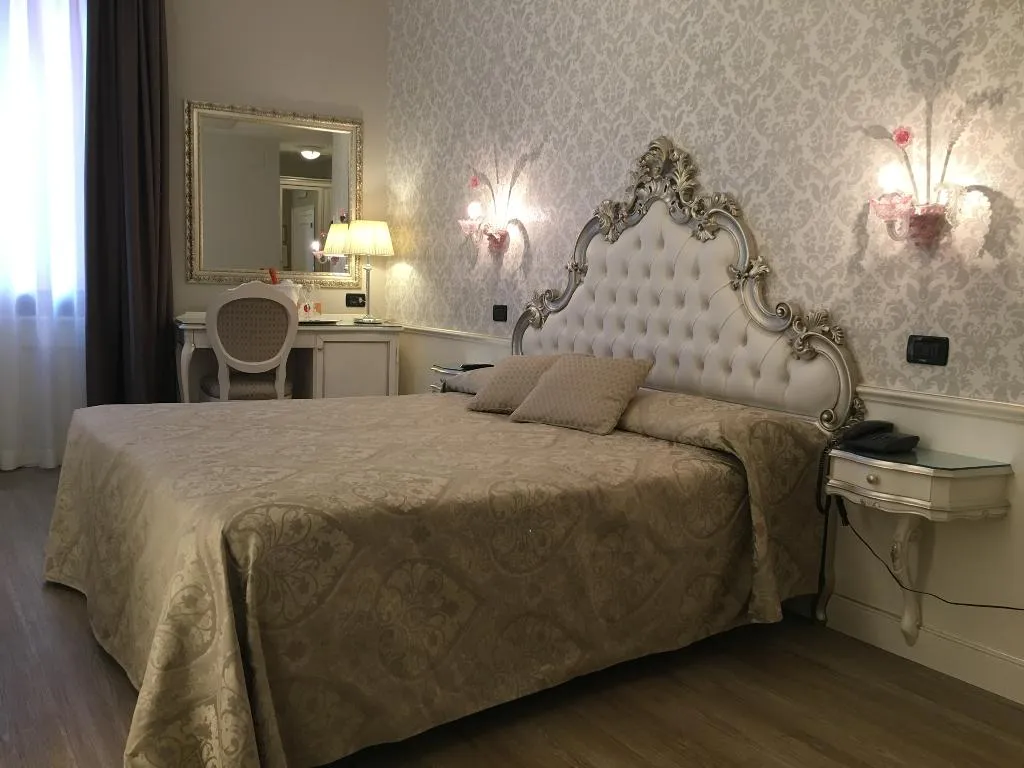 TRIPLE CLASSIC Room, Gorizia A La Valigia, Venice