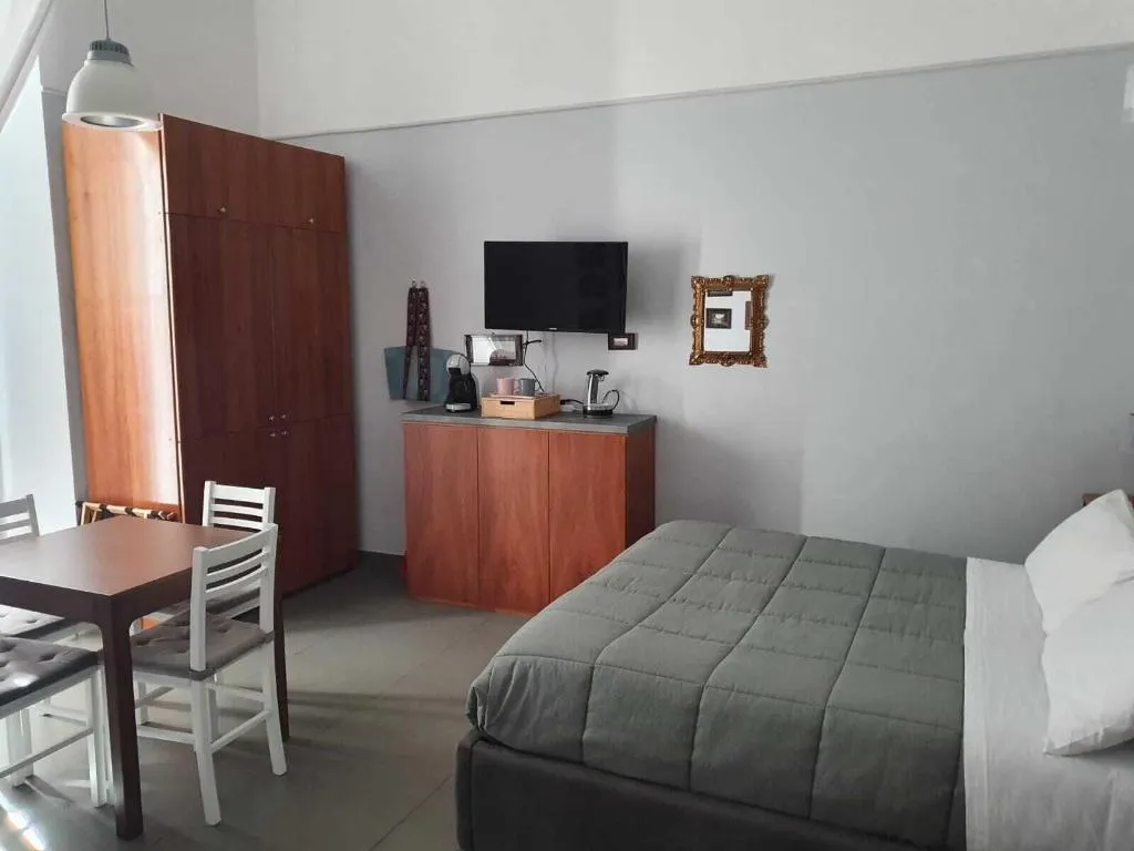Room, Moon Luxury Rooms & Apartments, Naples