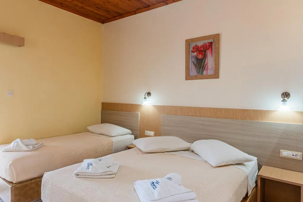 STUDIO CAPACITY 3 Room, Village Inn, Zante