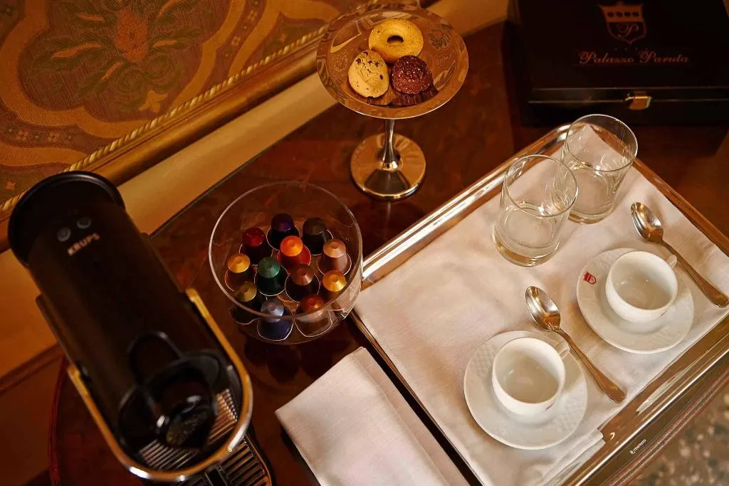 JUNIOR SUITE DELUXE Room, Palazzo Paruta, Venice