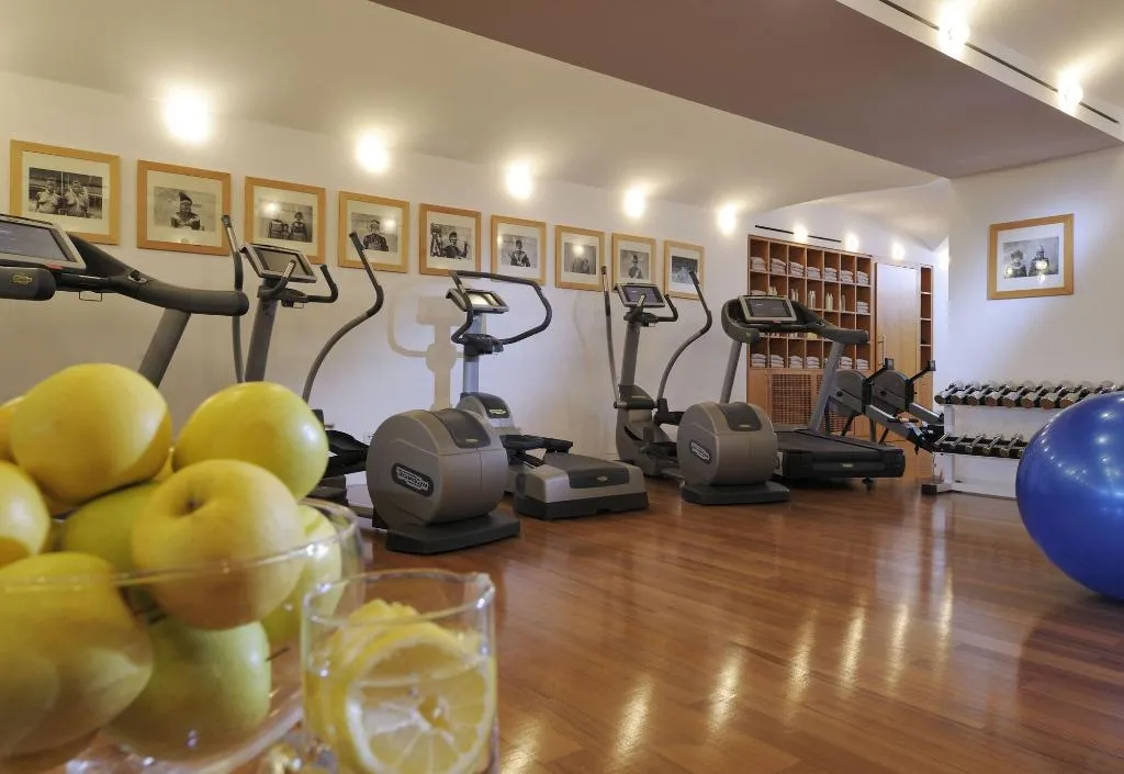 Sports and Entertainment, Le Sirenuse, Naples