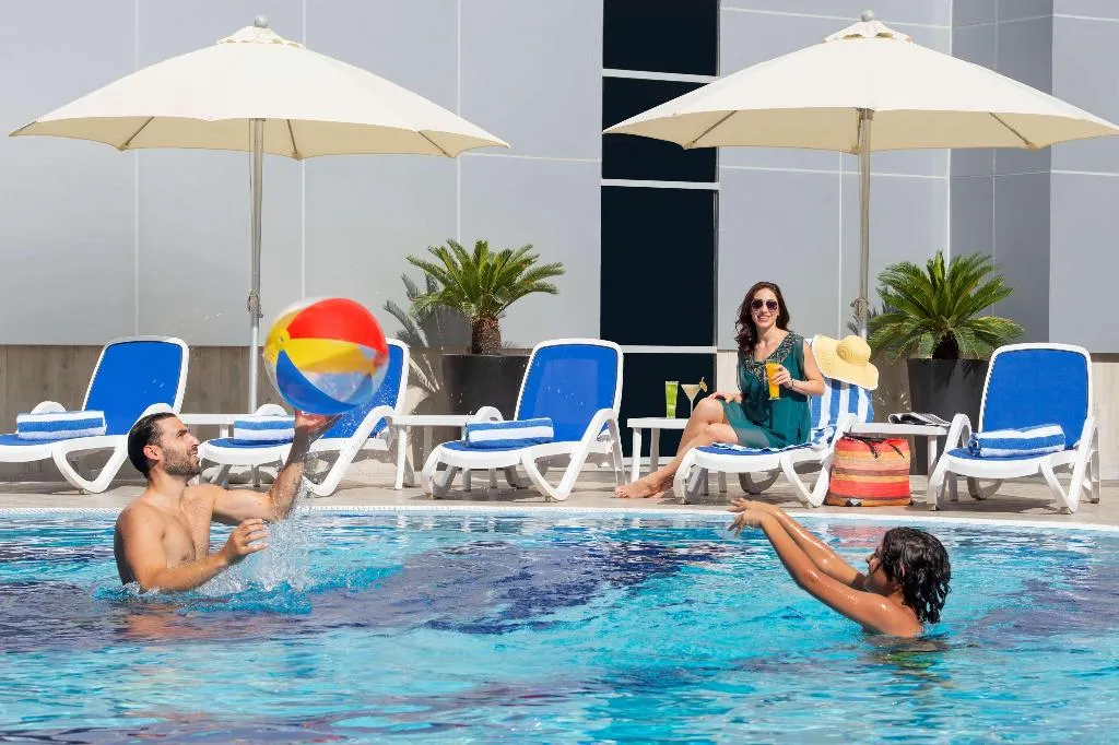 Pool, Grand Mercure Business Bay, Dubai