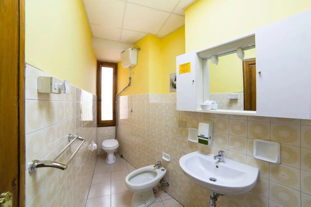Room, Melody House, Florence