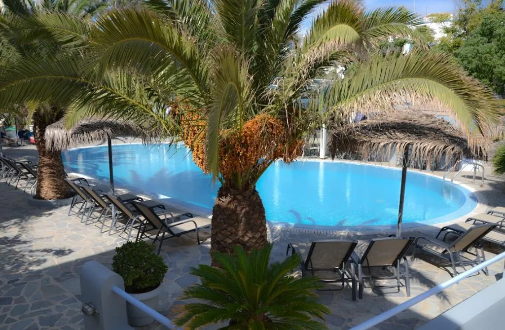 Pool, Zephyros, Santorini