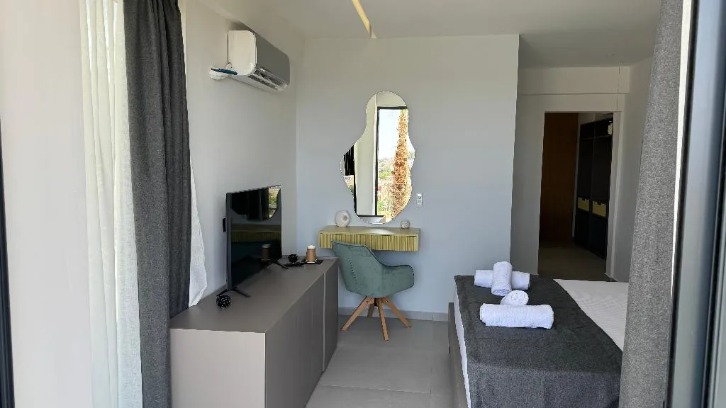 QUADRUPLE DELUXE KING BED Room, Mono Alex Kalithea, Halkidiki
