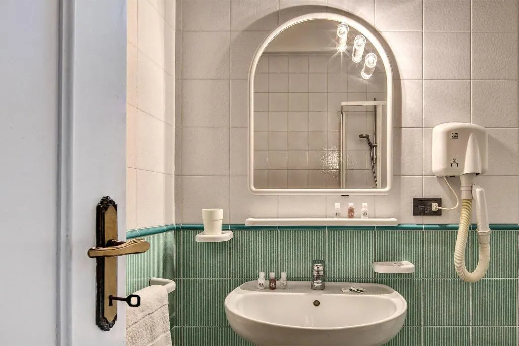 APARTMENT SEA VIEW KING BED Room, Gocce Di Capri  Residence, Naples