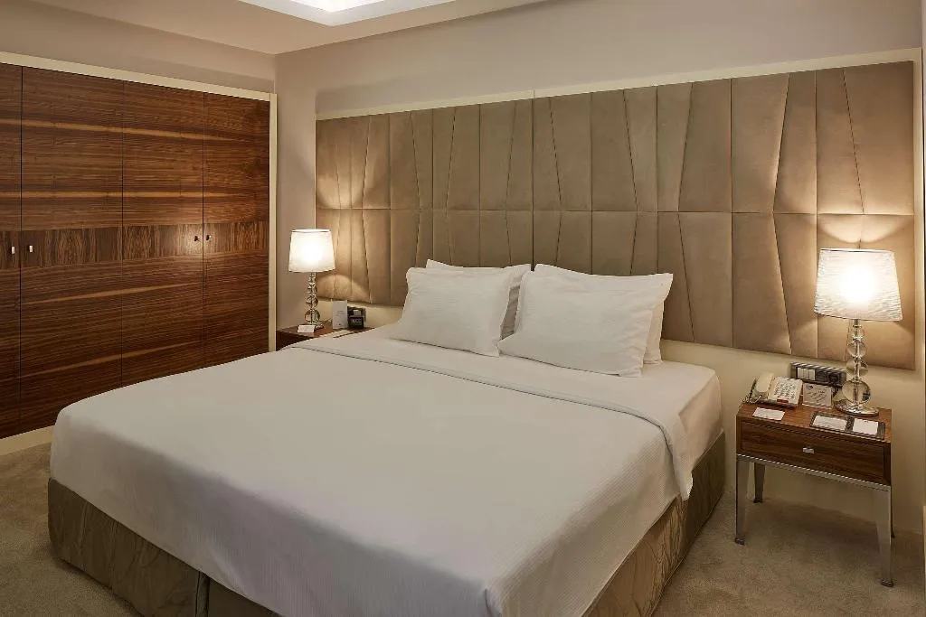 SUITE STANDARD Room, DoubleTree By Hilton Izmir Alsancak, Izmir