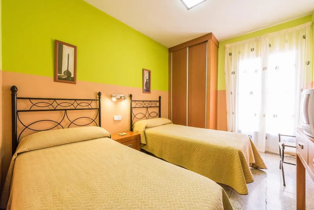 Room, Hostal Arkanta, Madrid