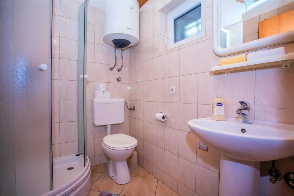 HOUSE TWO BEDROOMS ONE BATHROOM Room, Apartmani Seljacka Kuca, Split