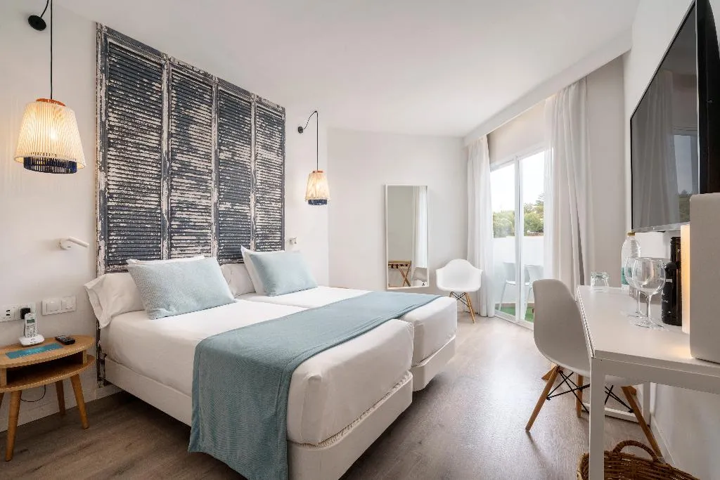 DOUBLE SINGLE USE SEA VIEW Room, Aluasoul Mallorca Resort - Adults Only, Majorca