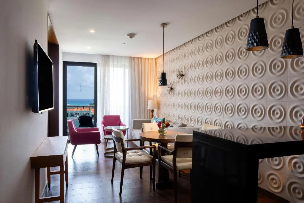 SUITE PARTIAL OCEAN VIEW KING BED Room, The Fives Downtown Hotel, Curio by Hilton, Playa Del Carmen