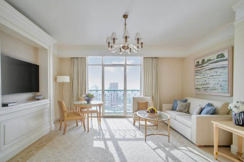 SUITE PREMIUM Room, Four Seasons Hotel Cairo at Nile Plaza, Cairo