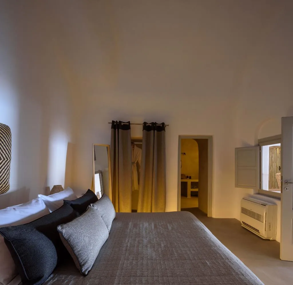 VILLA WITH PRIVATE POOL Room, Senses Luxury Villa, Santorini
