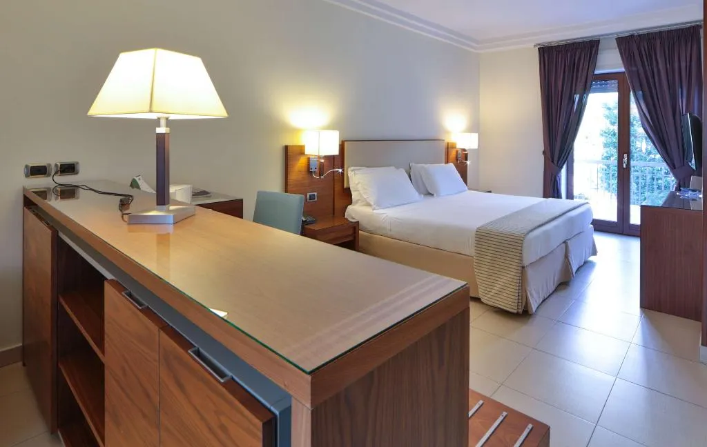 Room, Suites & Residence Hotel, Naples