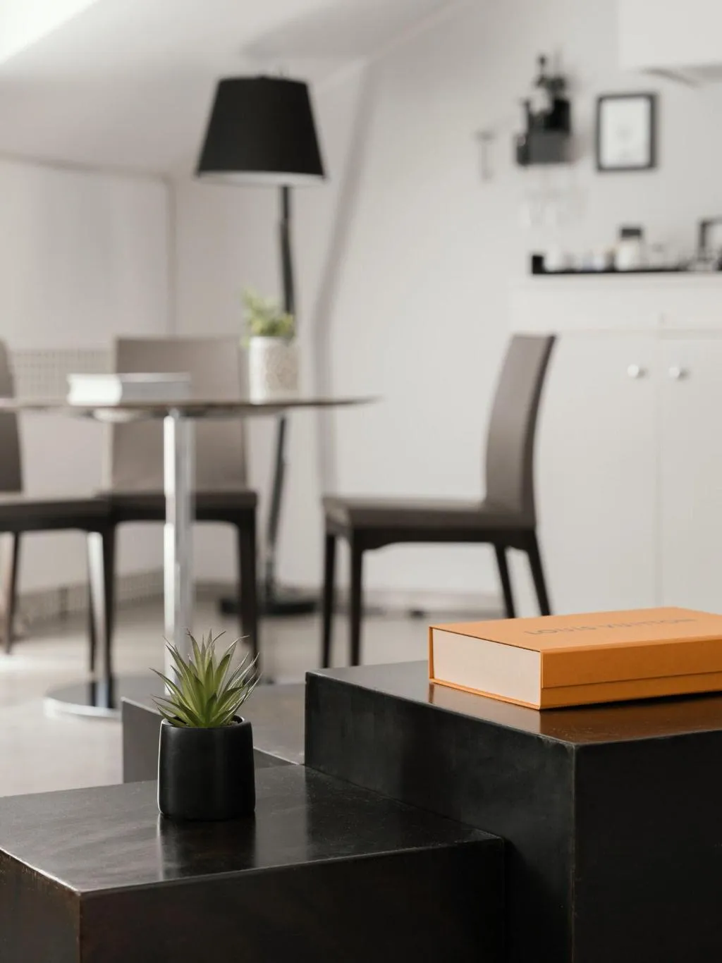 SUITE BUSINESS QUEEN BED Room, Montenapoleone Suites, Milan