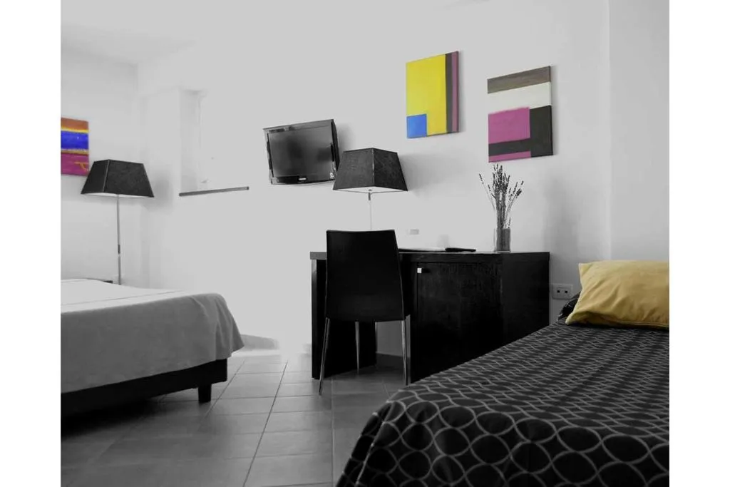 TRIPLE STANDARD Room, Relais Villa Buonanno, Naples