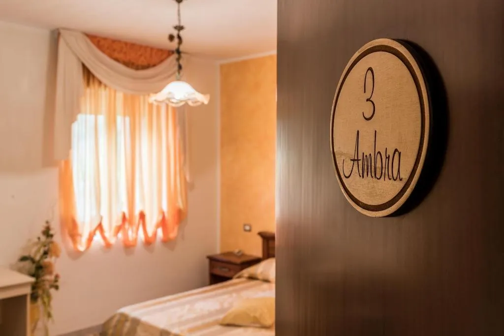 Room, La Mortella, Naples